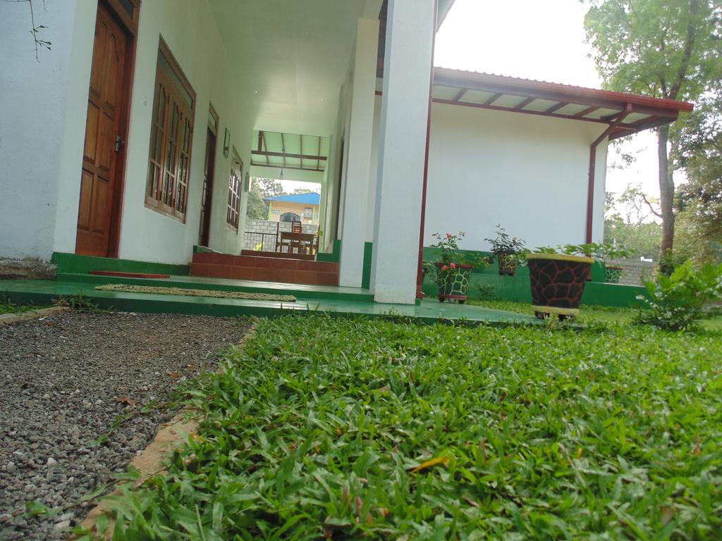 White Eagle Hotel Sigiriya Exterior photo